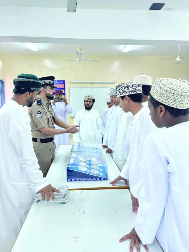 «تعليمية ظفار» تفعّل قافلة توعوية للوقاية من المخدرات