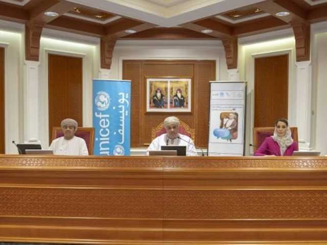 جلسات حوارية لدعم مبادرات وأفكار طلبة مدارس ظفار
