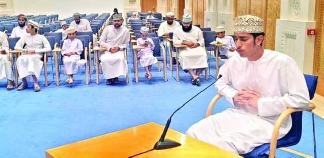 تقييم 400 مشاركة في مسابقة القرآن الكريم بمسقط
