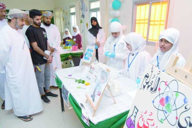 تجارب علمية متنوعة في ملتقى طلابي بالمضيبي