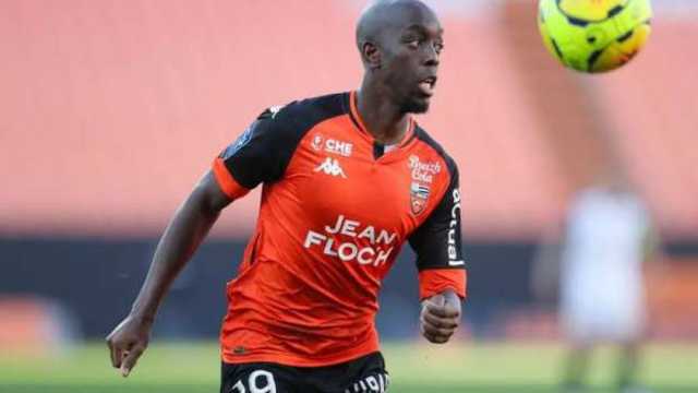 سر وجود نجم الدوري الإنجليزي في المحكمة.. كاد أن يفقد بصره