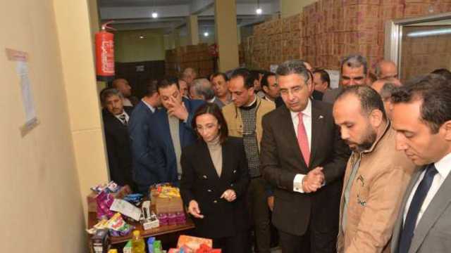 وزير التموين ومحافظ البحيرة يتفقدان مخازن الشركة العامة لتجارة الجملة