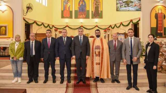 محافظ الإسكندرية يشارك الطوائف المسيحية احتفالات عيد الميلاد المجيد