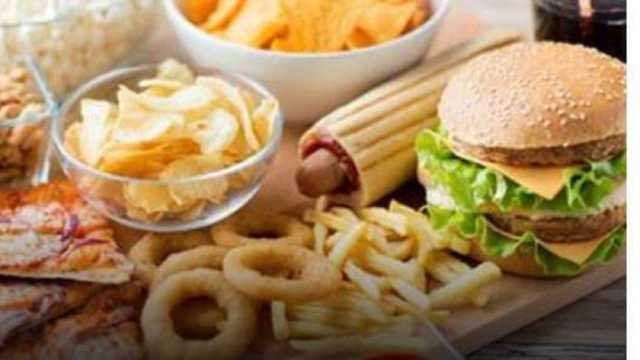 أطعمة تقلل من ذكاء الأطفال.. بينها النودلز والشاي باللبن