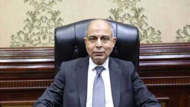 محافظ المنيا للأهالي: «تعليقاتكم تدفعني للمزيد من العمل وتحقيق مطالبكم»