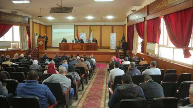 متابعة آخر مستجدات العمل في مشروعات حماية الشواطئ بكفر الشيخ