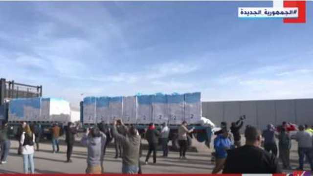 دخول 330 شاحنة مساعدات إلى معبري كرم أبو سالم والعوجة منها 20 للوقود