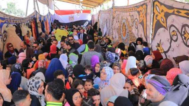 افتتاح معرض لتوزيع الملابس المجانية غرب الإسكندرية