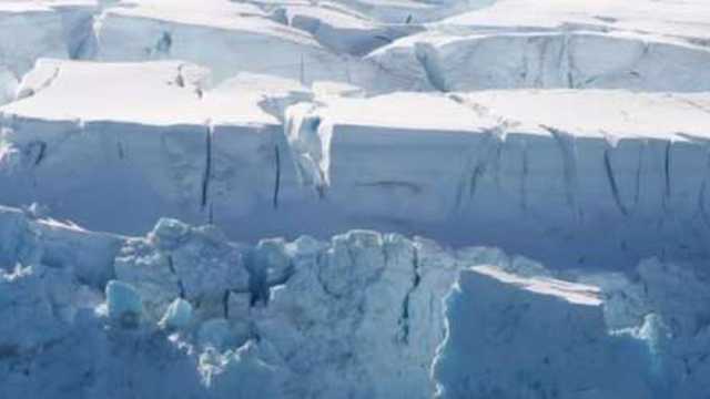 أغرب جبل جليدي في العالم.. وزنه تريليون طن وطوله يزيد عن 1.6 كيلومتر