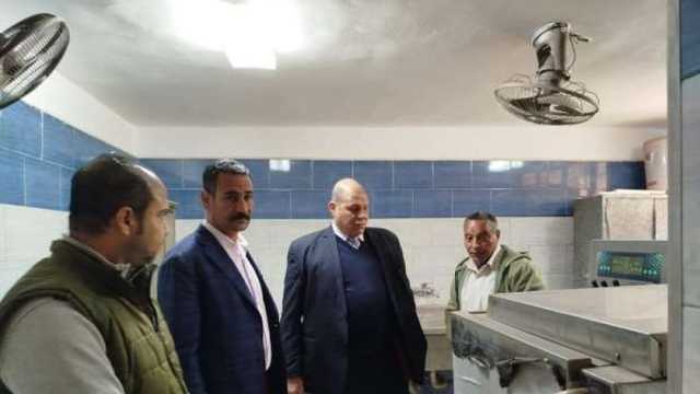 وكيل «تعليم قنا» يتفقد إدارة دشنا ويحيل مٌدير مدرسة للتحقيق