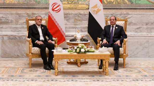 الرئيس السيسي يؤكد لنظيره الإيراني أهمية نزع فتيل التوتر الإقليمي وتفادي التصعيد