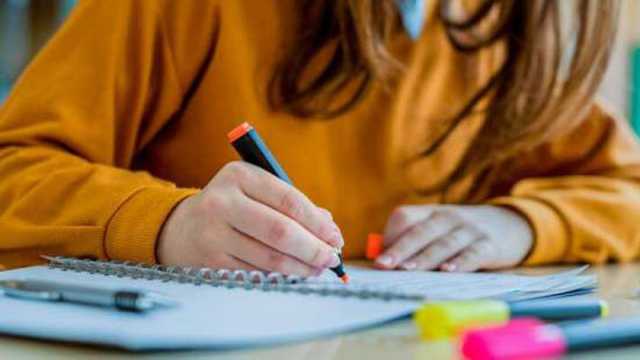 دعاء للمذاكرة.. «اللهم وفقنا وثبّت أقدامنا»