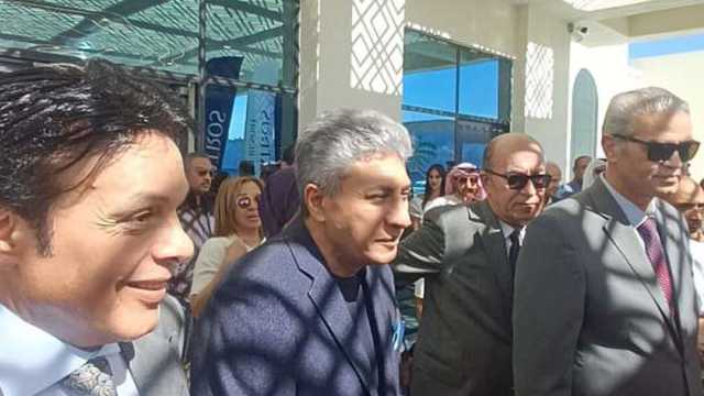 وزير السياحة يفتتح مشروعا سياحيا في الغردقة