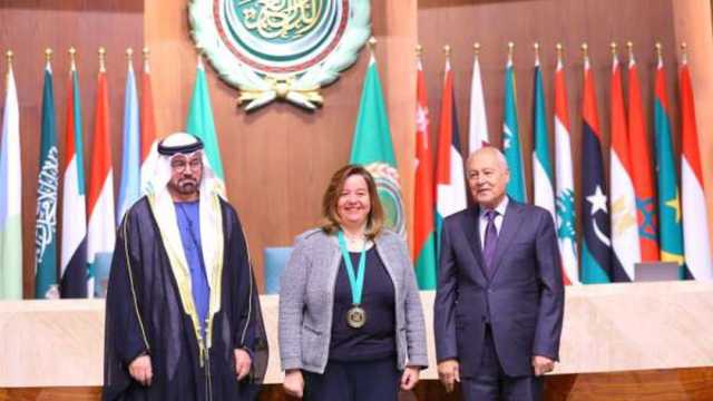 مي عبد الحميد تحصد جائزة أفضل مدير عام لهيئة من الجامعة العربية