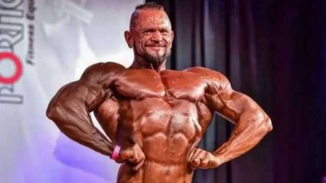 سبب وفاة بطل العالم في كمال الأجسام عن عمر ناهز 40 عاما.. لديه 25 لقبا