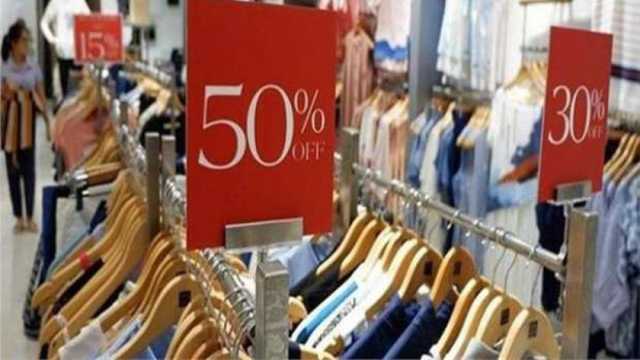 تخفيضات 50% على الملابس الشتوي بأسيوط.. منتجات مصرية 100%