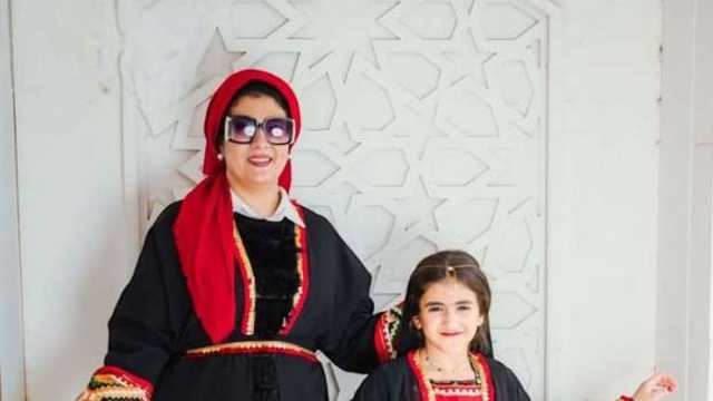 «عباية الأم وبنتها» على ذوق «وسام»: رمضان يحلى بأزيائه