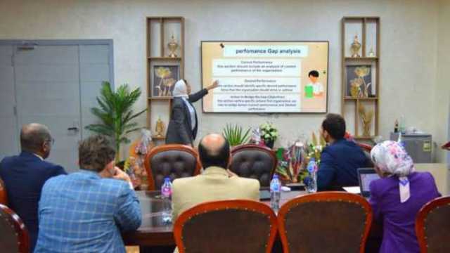 تفاصيل اجتماع رؤساء أفرع الهيئة العامة للرعاية الصحية بالإسماعيلية