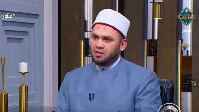 هل لعب الطاولة والسلم والثعبان حرام؟