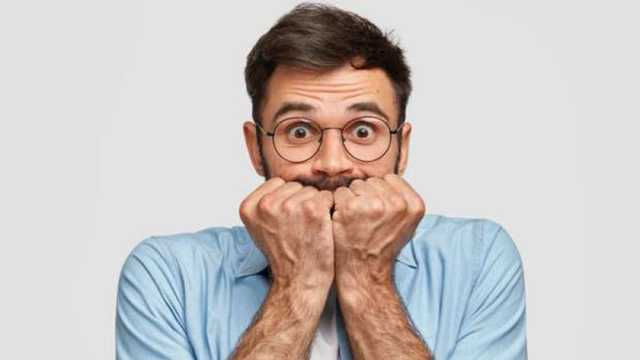 10 علامات تشير إلى معاناتك من اضطراب القلق.. تعرف عليها