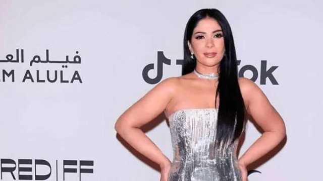 رسالة مؤثرة من منى زكي أثناء تكريمها في مهرجان البحر الأحمر السينمائي