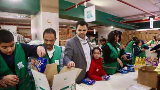 الكاتب الصحفي مصطفى عمار يشارك «مصر الخير» في تعبئة كراتين رمضان 2025 ضمن حملة «إفطار صائم»