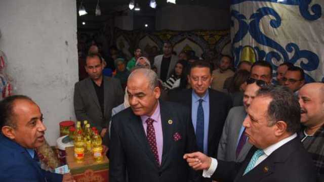 الشعب الجمهوري يفتتح شادرا لبيع السلع بأسعار مخفضة في الجيزة 