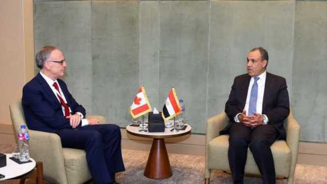 وزير الخارجية يلتقي بالسكرتير البرلماني لنظيرته الكندية لبحث تعزيز التعاون
