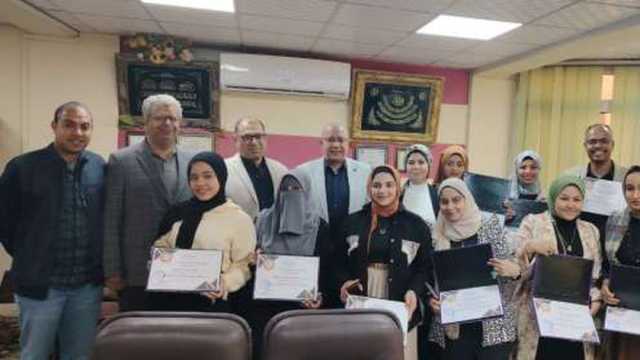 أجرى 140 عملية.. «صحة قنا» تكرم فريق القسطرة القلبية بالمستشفى العام