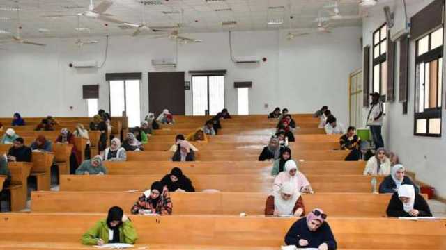 «التعليم» تعلن موعد امتحانات الترم الثاني 2025 للجامعات