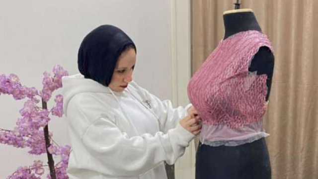 تفصيل فساتين وعبايات.. لكل بنت بتحلم بمشروع «هايا» في الخدمة