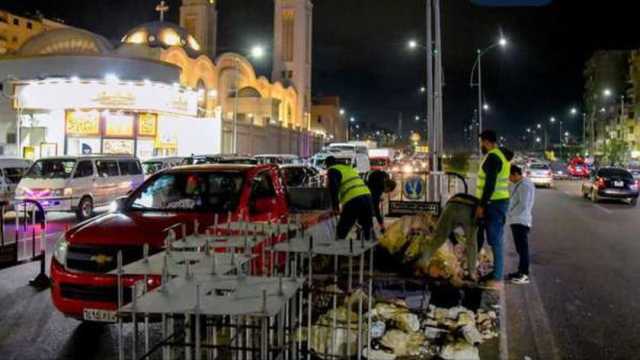 للحد من الحوادث.. تركيب إشارات مرور جديدة على محور المحمودية بالإسكندرية (صور)