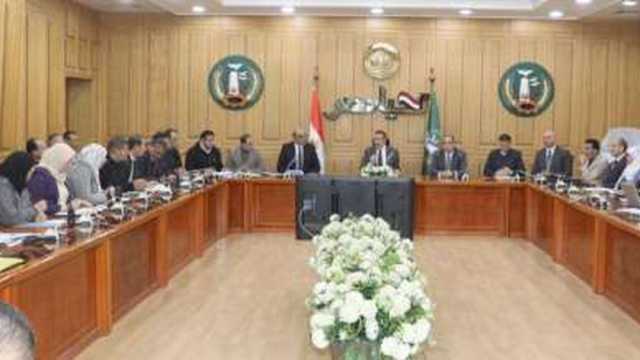 10 توجيهات من محافظ المنوفية لرؤساء الوحدات المحلية.. منها تكثيف حملات النظافة