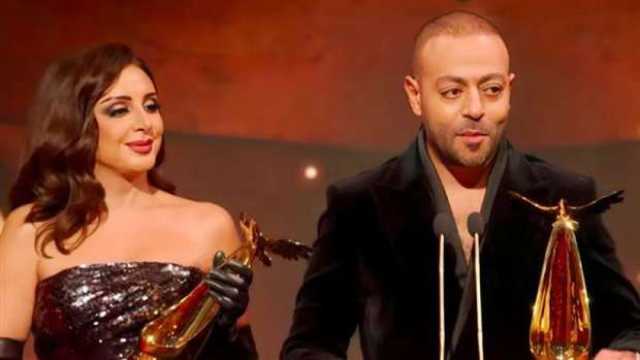 ناقد موسيقي يجيب.. هل يستحق تامر عاشور اقتسام إحدى الجوائز مع أنغام؟
