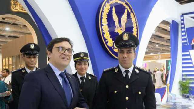 وزير الثقافة يزور جناح «الداخلية» في معرض الكتاب للتهنئة بعيد الشرطة الـ73