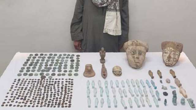 ضبط 409 قطع أثرية بحوزة مسجل خطر في أسيوط