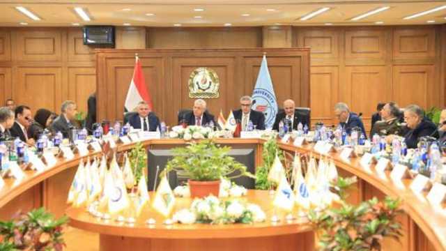 وزير التعليم العالي يترأس اجتماع المجلس الأعلى للجامعات بجامعة السويس