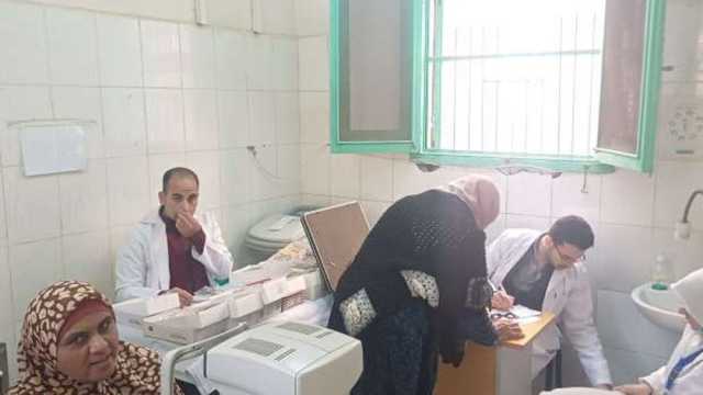 الكشف على 364 حالة في قافلة طبية بالقليوبية