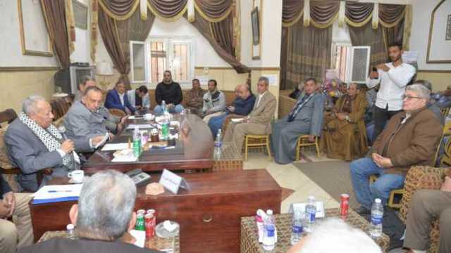 محافظ أسيوط: توفير المنتجات الزراعية للمستهلكين مباشرة بأسعار مخفضة