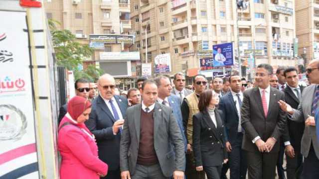 وزير التموين ومحافظ البحيرة يتفقدان سيارات شباب الخريجين