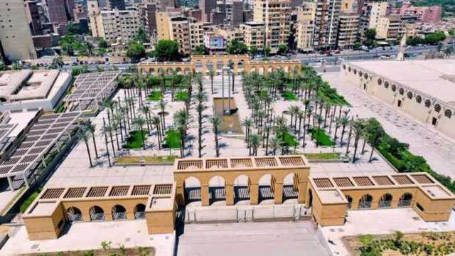 وزير الإسكان يتابع الموقف التنفيذي لحدائق الفسطاط ومحوري عمرو بن العاص وكمال عامر