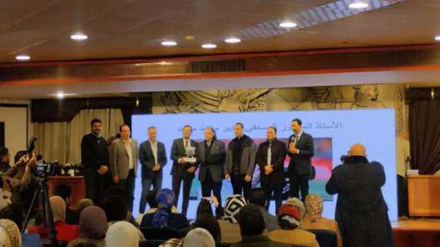 «المصورين الصحفيين» تكرم رئيس قسم التصوير في جريدة الوطن على مجمل أعماله