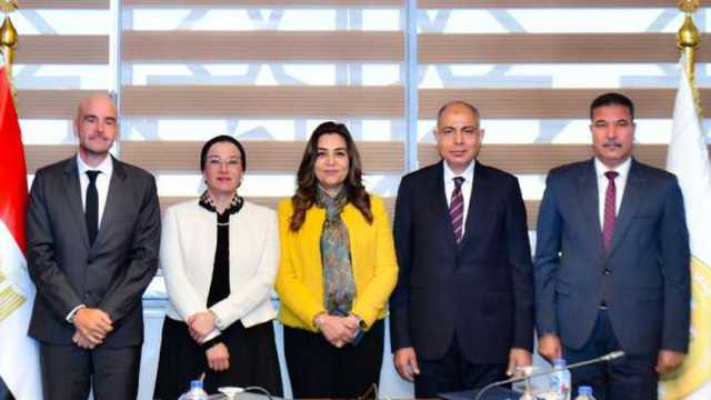 «البيئة» و«التنمية المحلية» يشهدان توقيع عقد تشغيل مصنع معالجة المخلفات بملوي