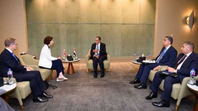 وزير الخارجية يؤكد أهمية تطوير التعاون بين مصر وبريطانيا