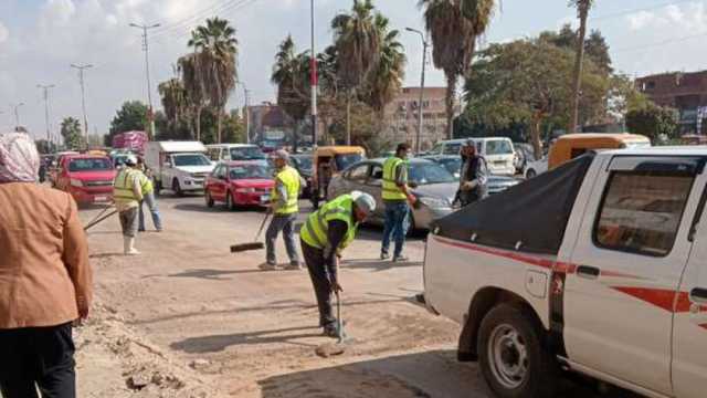 حملة مكبرة لإزالة التعديات على طريق المعاهدة في أبوصوير بالإسماعيلية