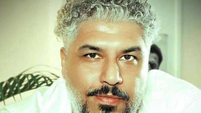 «أيامنا».. كتاب جديد يرصد مسيرة عمرو دياب للناقد الموسيقي مصطفى حمدي