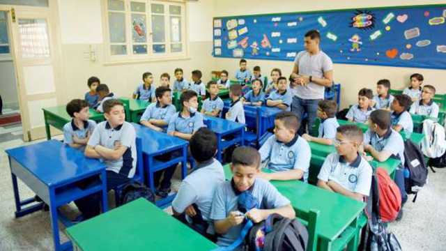 «خبراء»: حجم التغيير أعاد للمدارس دورها التربوي والتعليمي ولافتة «كامل العدد»