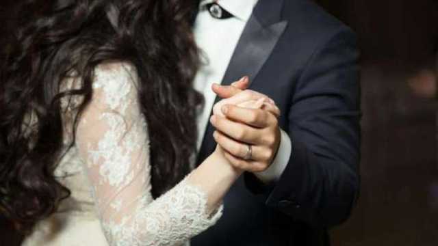 أسترالية تصاب بالصدمة بعد لعبها دور العروس في حفل زفاف «مزيف».. ماذا حدث؟