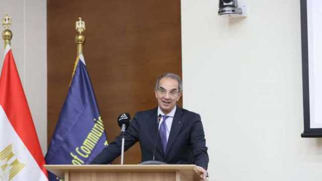 وزير الاتصالات يشارك في حفل تخرج دفعة جديدة من طلبة تطوير برمجيات السيارات