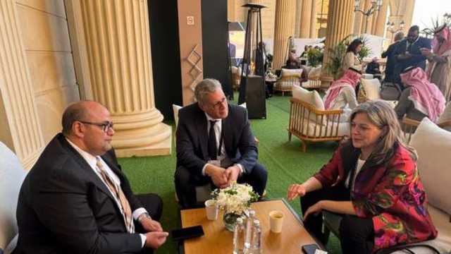 وزير البترول يبحث تعزيز التعاون مع الولايات المتحدة في مجال الطاقة